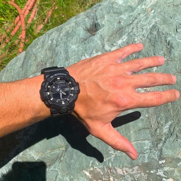 GSHOCK BLACK WATCH - Picture 2 of 5